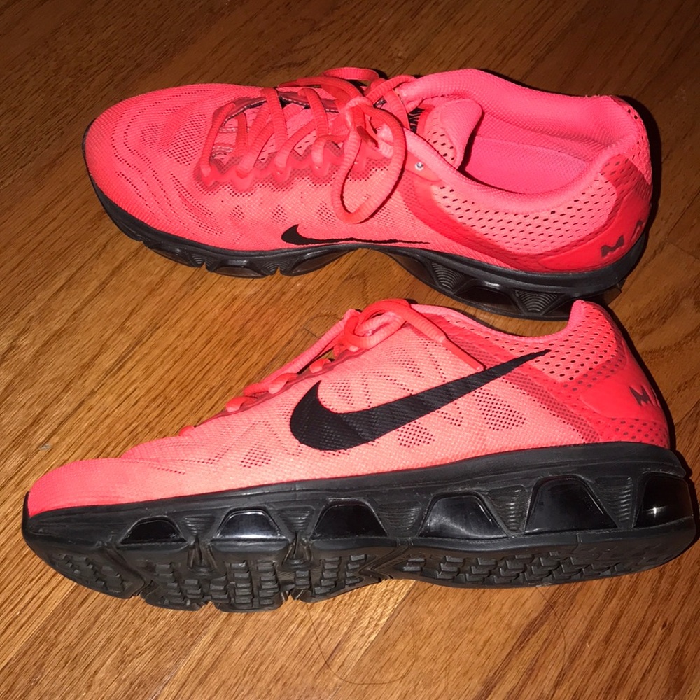 Nike max shoes